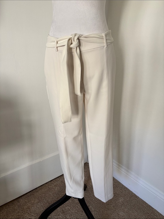Ann Taylor Pants - Ann Taylor Tie Waist Ankle Pants in Winter White - Size 4